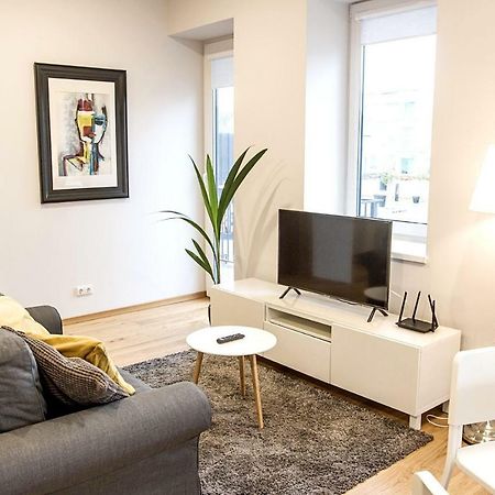 Modern 1Bd Apartment In Old Town By Hostlovers Kaunas Kültér fotó